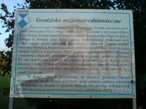 Tablica w miejscu Grodu Więcborskiego