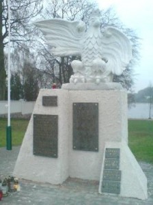 Pomnik Orła Białego wyremontowany na niedzielne uroczystości