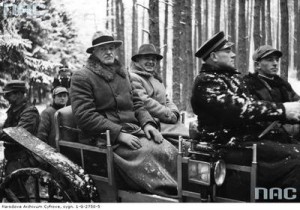 Prezydent Ignacy Mościcki i Marszałek Polski Edward Rydz Śmigły na polowaniu w lasach więcborskich Runowo Młyn