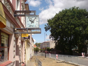 Zabytkowy zegar na Rynku wymaga remontu. foto Tomasz Bracka 