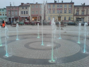 Nowa fontanna na więcborskim Rynku. foto Tomasz Bracka 