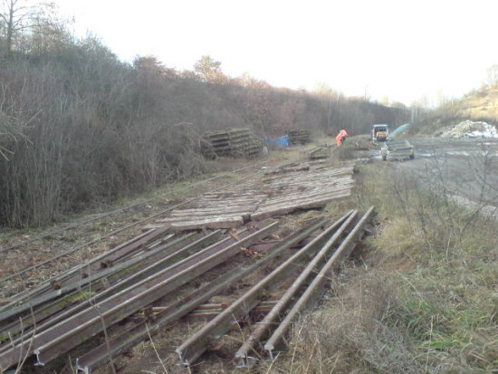 Bezprawna rozbiórka wojskowej linii kolejowej 240 w okolicach Więcborka. foto Tomasz Bracka