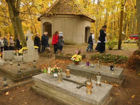  Wszystkich Świętych na katolickim cmentarzu parafialnym w Więcborku. foto Tomasz Roman Bracka
