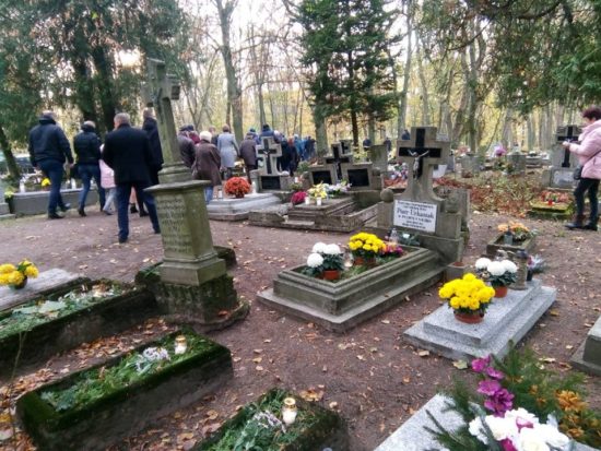 Wszystkich Świętych na cmentarzu parafialnym w Więcborku. foto Tomasz Roman Bracka