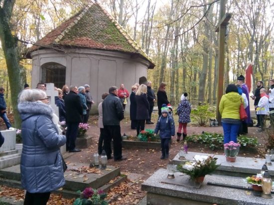 Wszystkich witych na cmentarzu parafialnym w Wicborku. foto Tomasz Roman Bracka