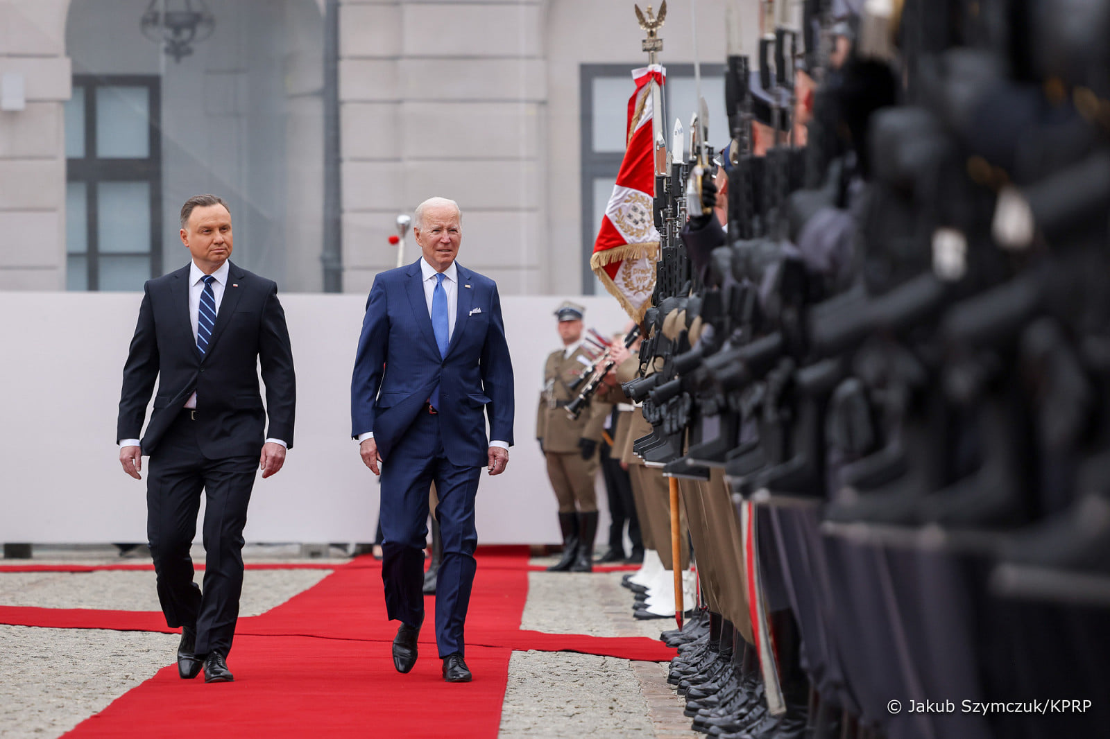 Prezydent Joe Biden podczas spotkania z Prezydentem Andrzejem Dudą: „Artykuł 5. Traktatu Północnoatlantyckiego jest świętym zobowiązaniem. Możecie na nas polegać”. Źródło