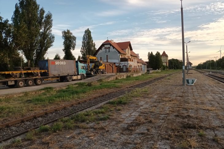 Dziś rozpoczęła się wywalczona przeze mnie rewitalizacja linii kolejowej nr 281 i stacji PKP Więcbork na której teraz jestem. foto - Tomasz Roman Bracka