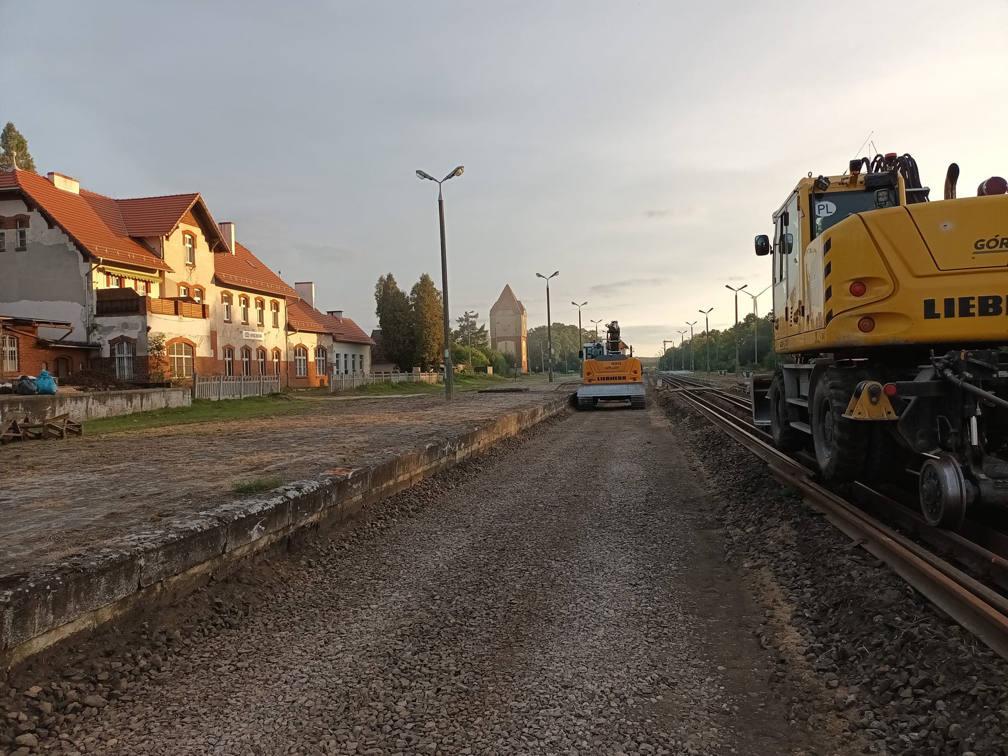 Trwa budowa nowej linii kolejowej nr 281 i stacji PKP Więcbork z peronami w celu wznowienia ruchu pasażerskiego PKP na całej LK 281 i na stacji PKP w Więcborku - foto Tomasz Roman Bracka