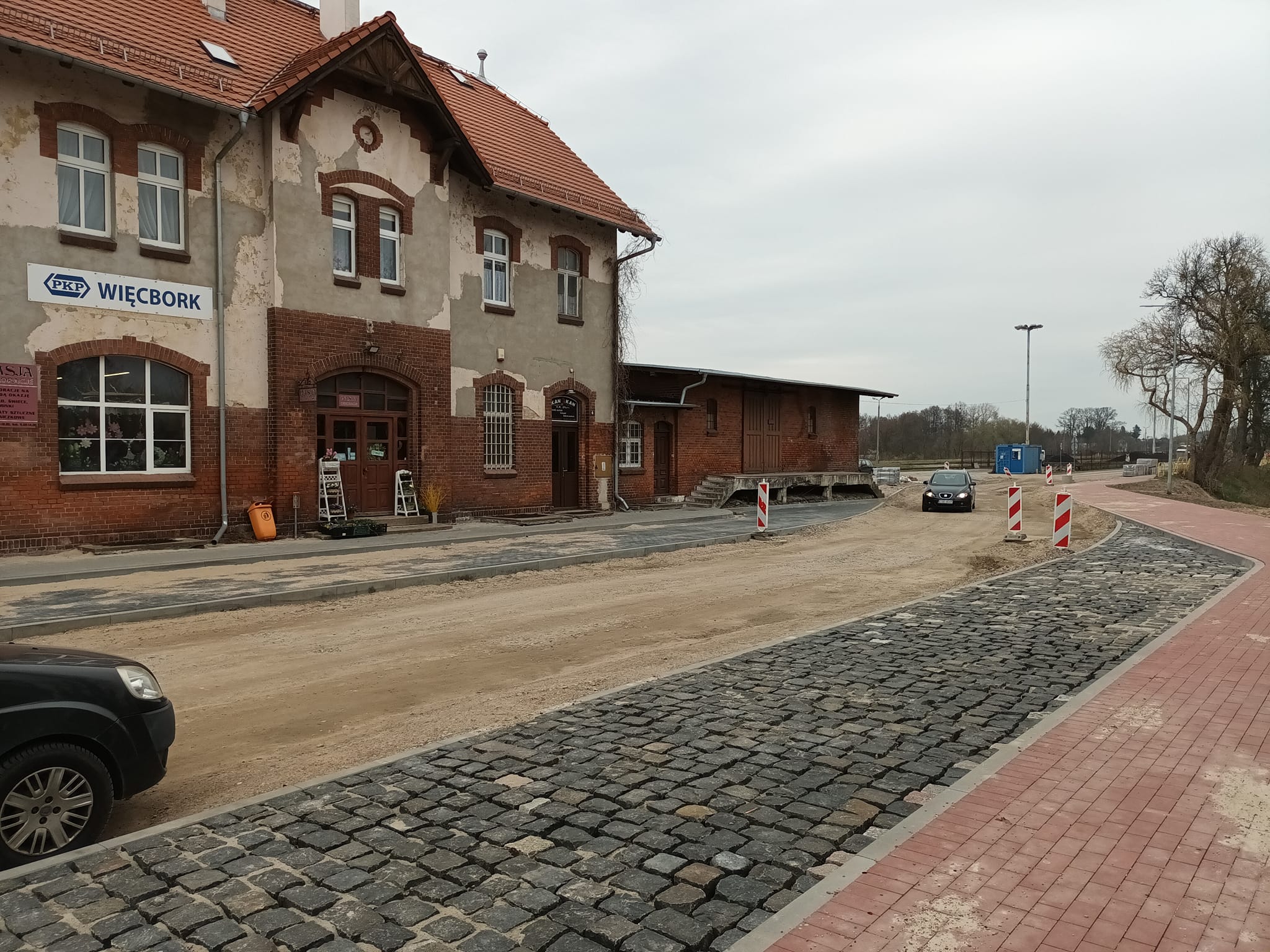 Trwa opóźniona o 4 miesiące przebudowa ulic Dworcowej w Więcborku i widoku na zakończenie prac do końca kwietnia nie widać - Photo Tomasz Roman Bracka