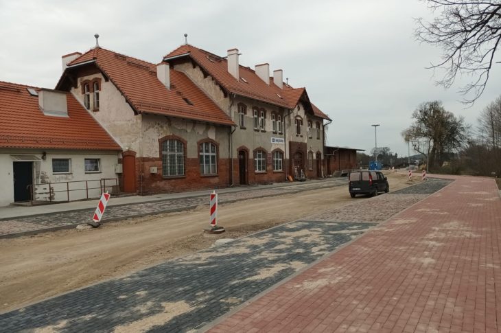 Trwa opóźniona o 4 miesiące przebudowa ulic Dworcowej w Więcborku i widoku na zakończenie prac do końca kwietnia nie widać - Photo Tomasz Roman Bracka