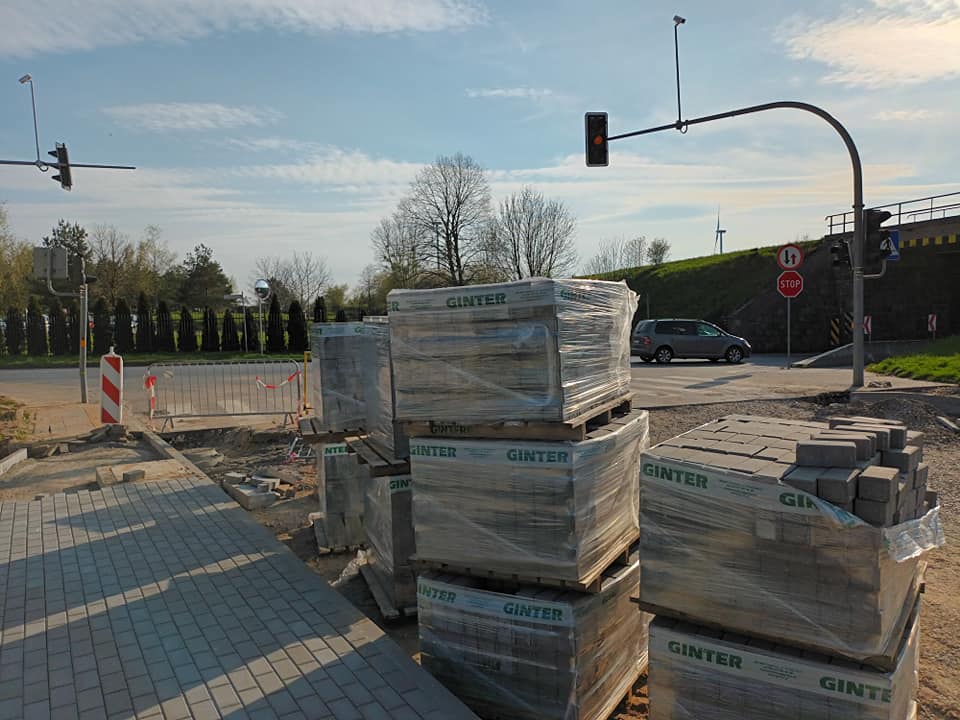Moja dzisiejsza relacja z opóźnionej o 4 miesiące przebudowy ulicy Dworcowej w Więcborku. Finał prac budowlanych na ul. Dworcowej w maju 2023r. 