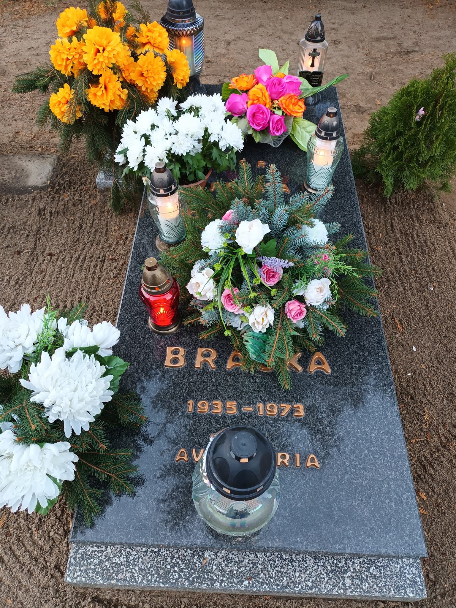 Wszystkich Świętych AD 2023 na Cmentarzu Komunalnym w Więcborku Tomasz Roman Bracka